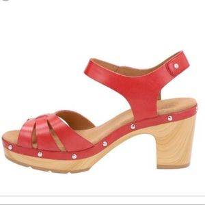 Clark’s Artisan Ledella Trail Platform sandals 5.5